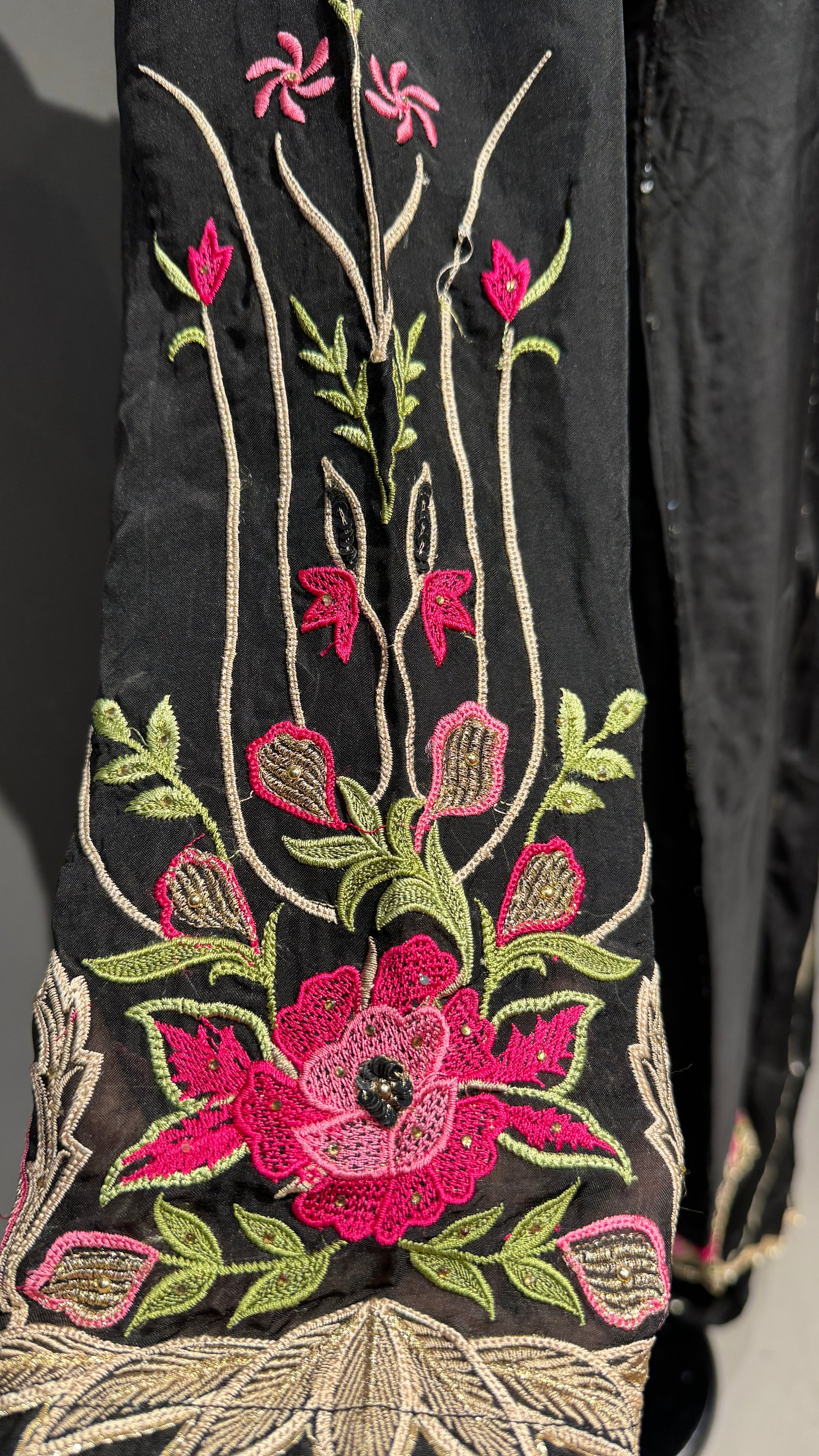 Rose Embroidery Pant Suit