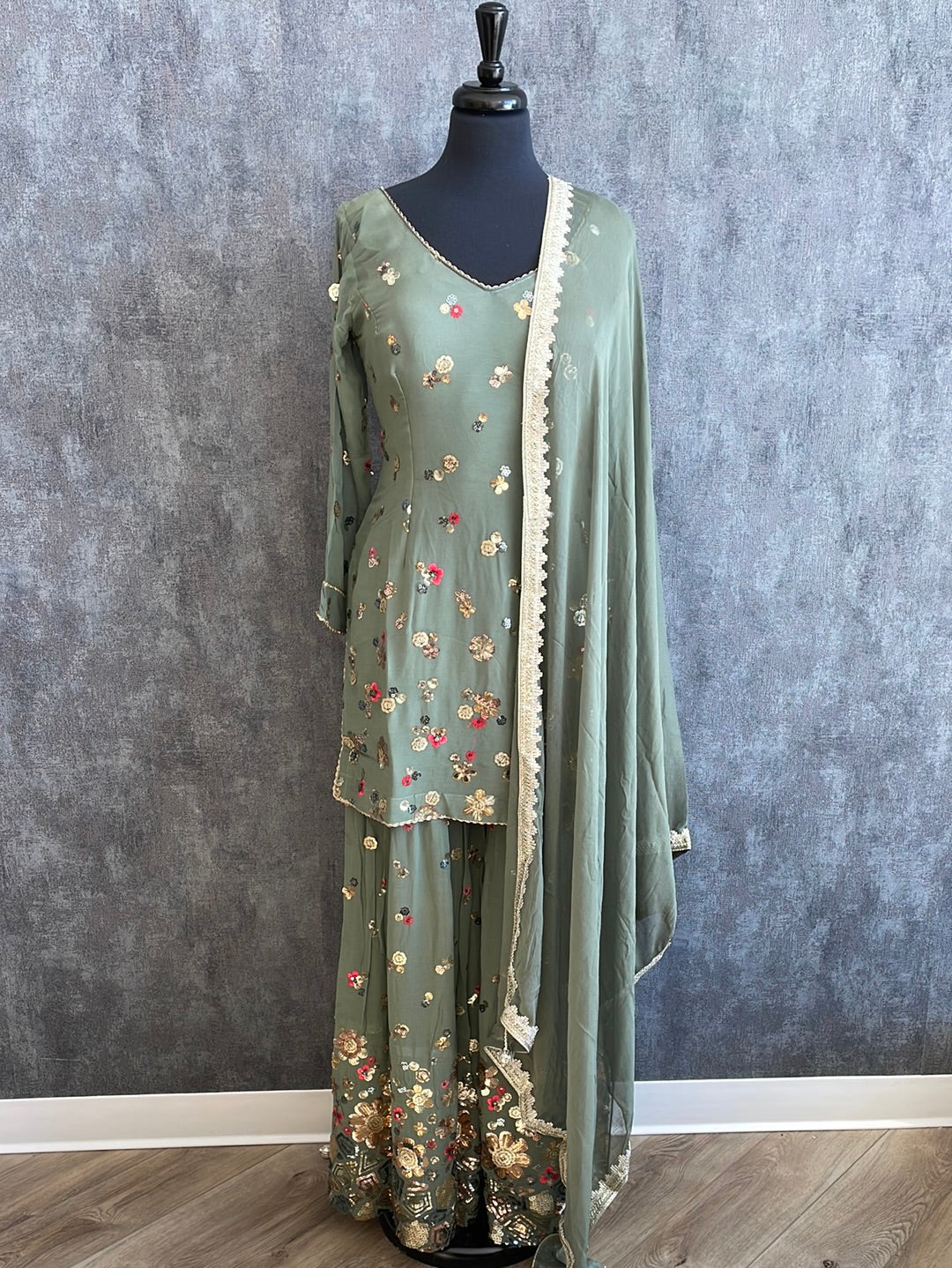 Garara with floral sequins and thread