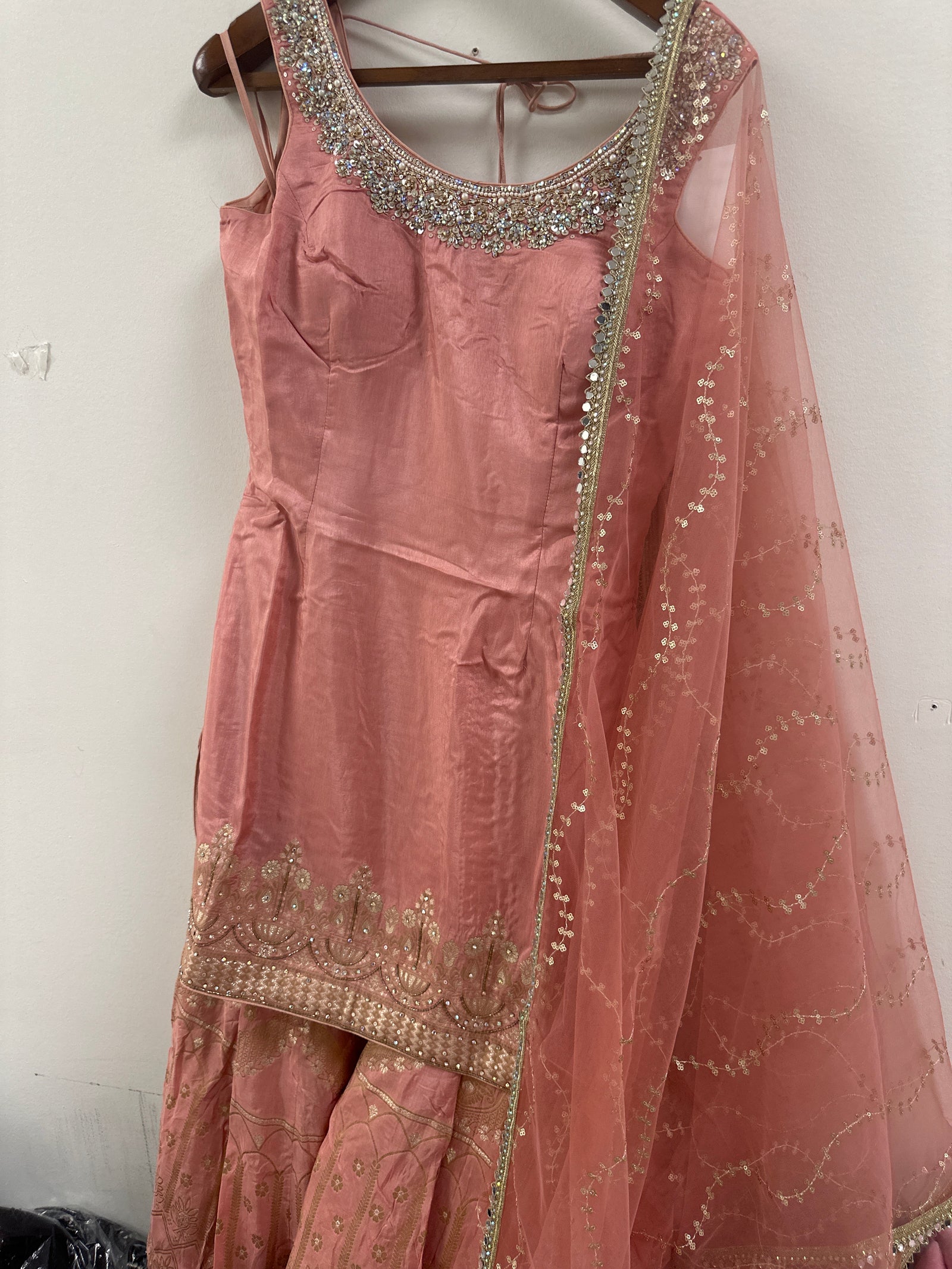 Banarsi Suit With Net Dupatta