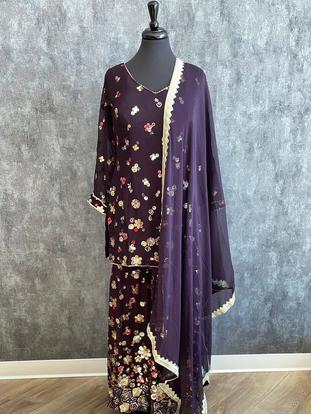 Garara with floral sequins and thread