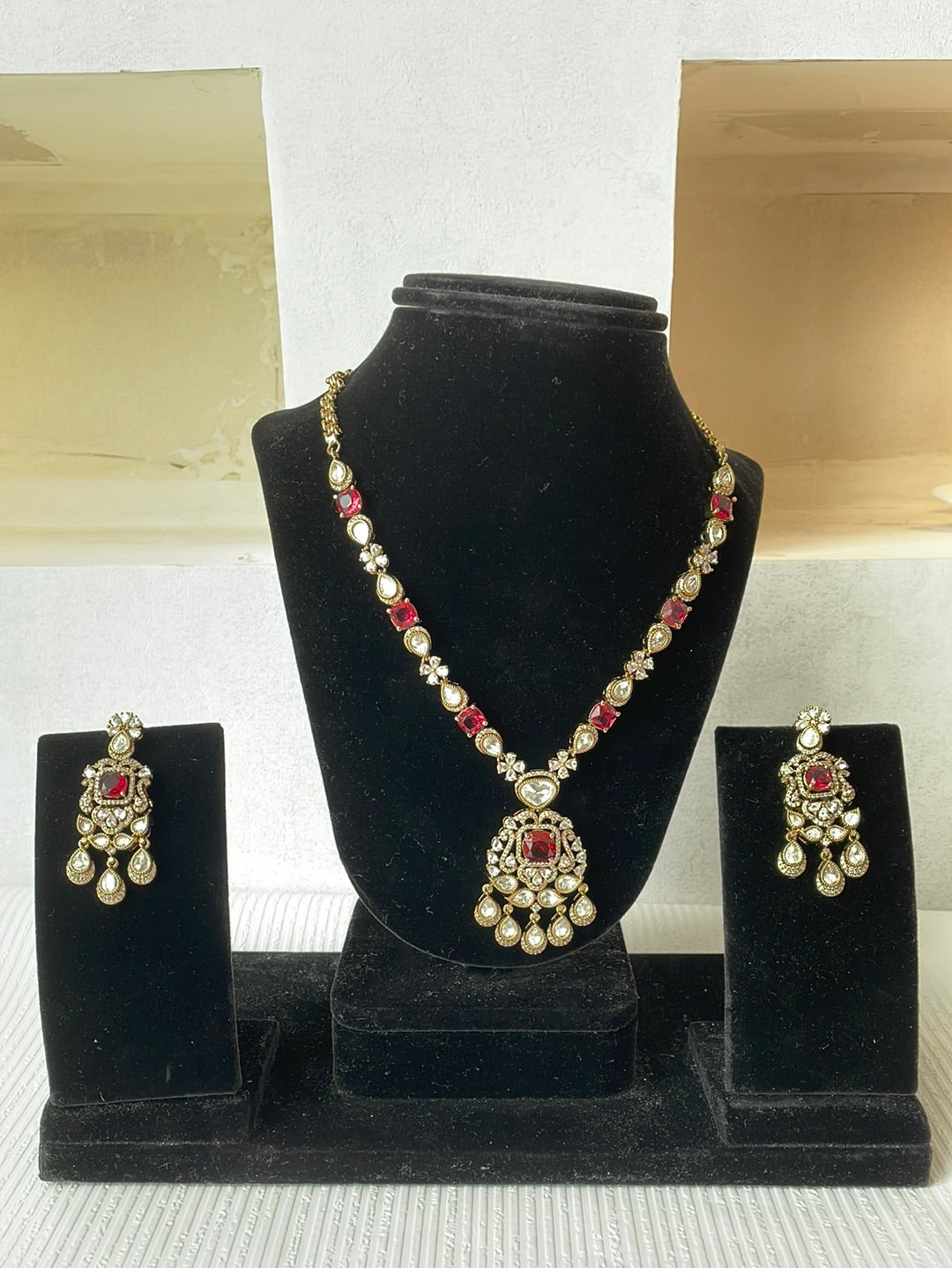 Stone And Kundan Necklace Set