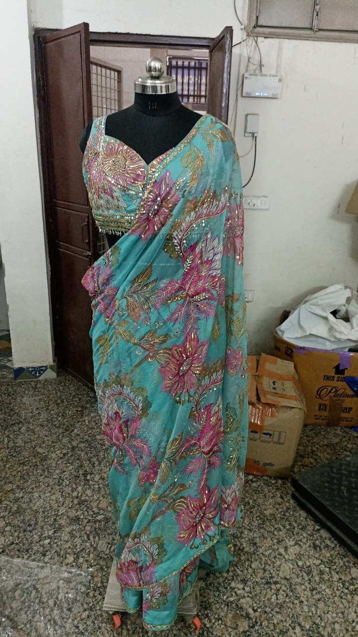 MAHIMA MAHAJAN INSPO SARI