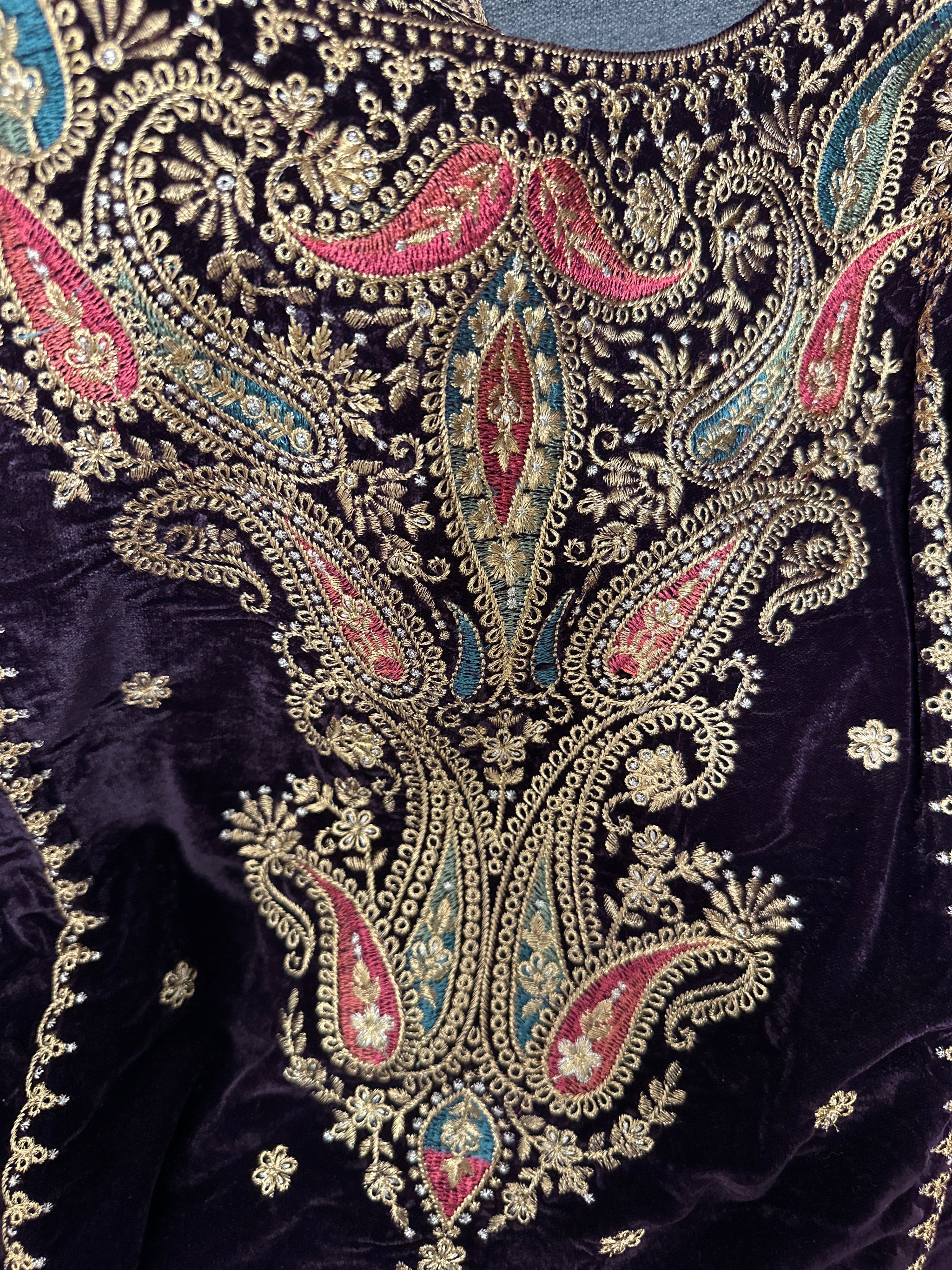 Velvet Suit With Detail Embroidery