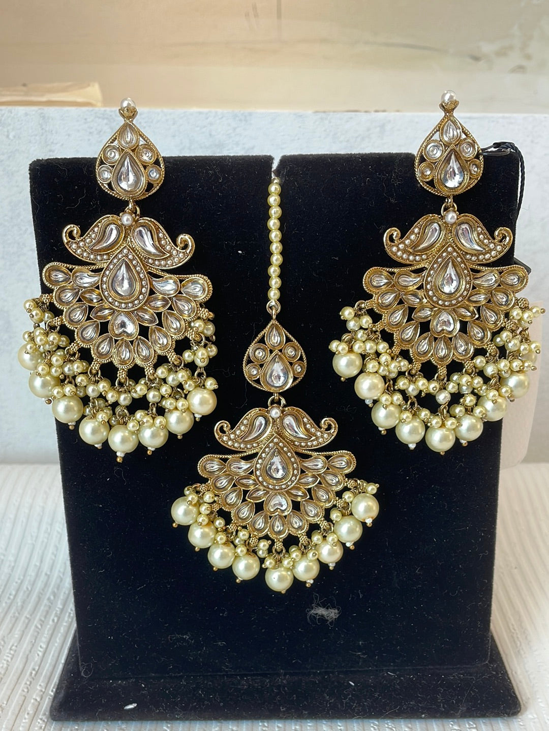 Golden Pearl And Faux Kundan Tikka Set