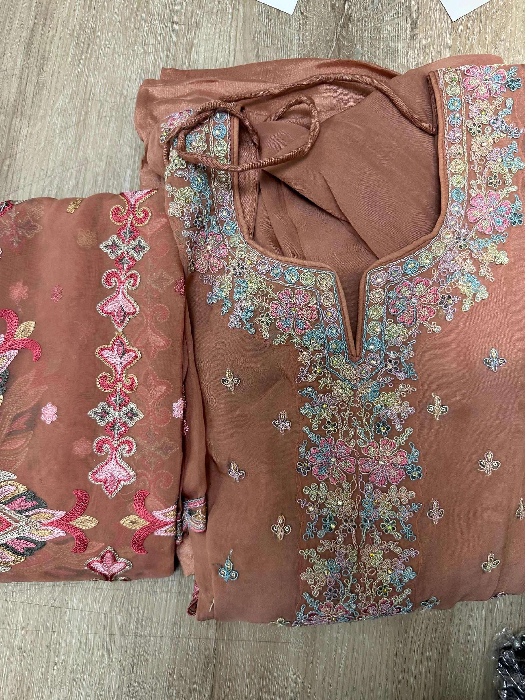 Thread Embroidery Pant Suit With Embroided Dupatta