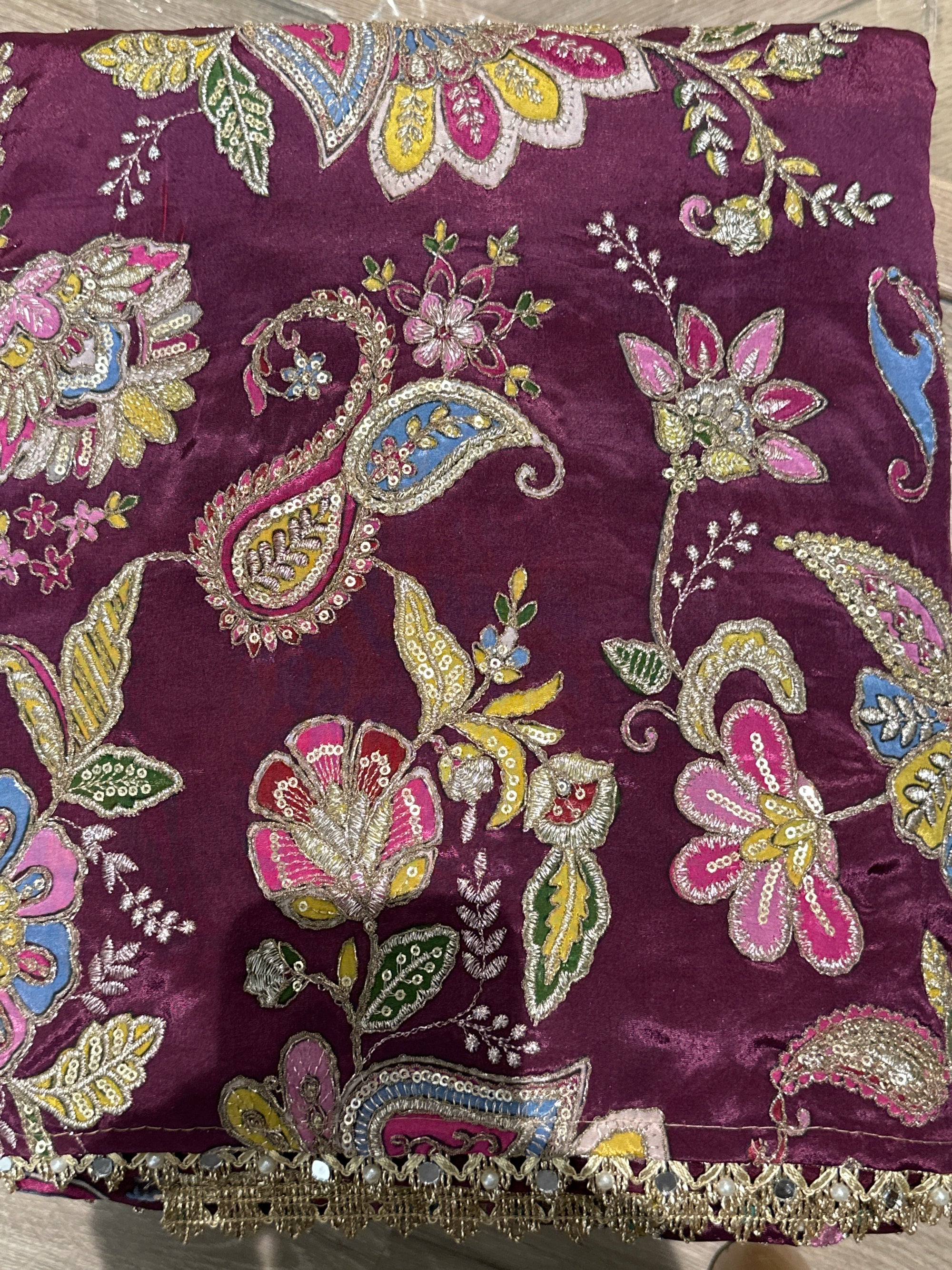 Unstitched embroidery suit