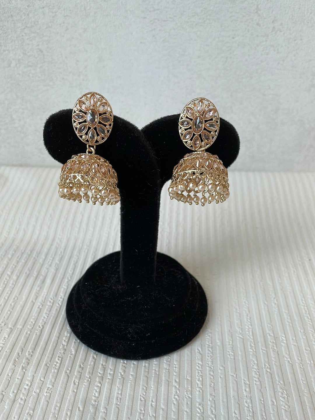 Oval Kundan Jhumki