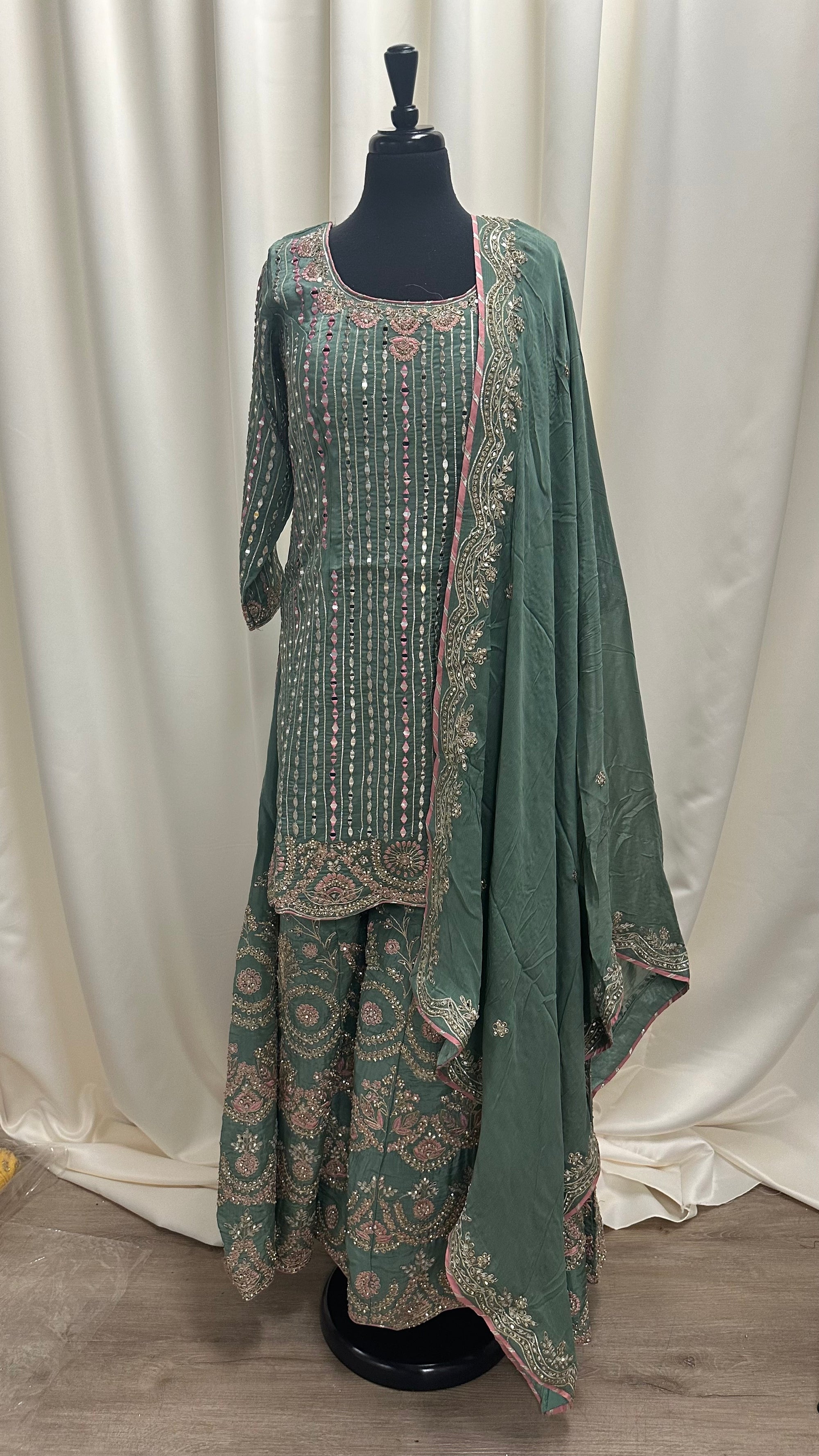 RAVISHING SHARARA SUIT