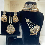 Pearl Necklace Set with Passa