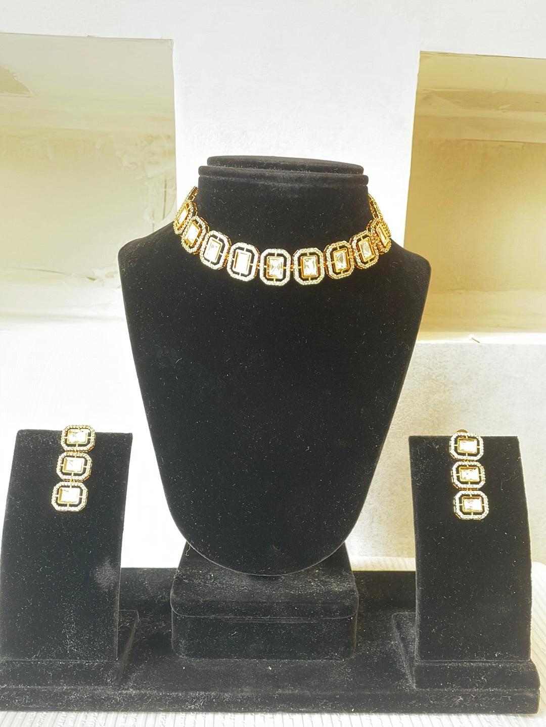 Stunning Square Choker Set