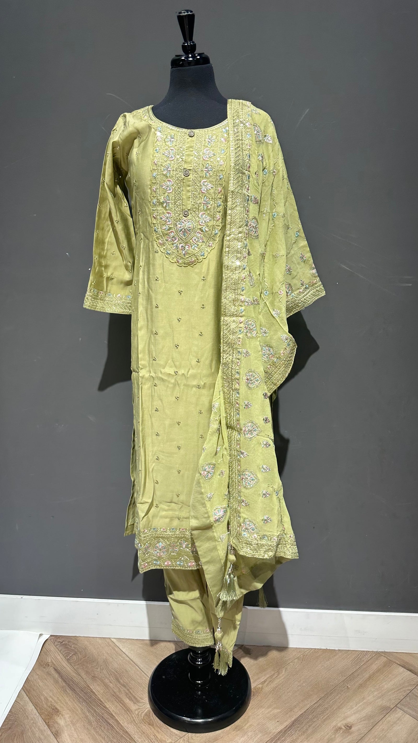 Pakistani Pant Suit