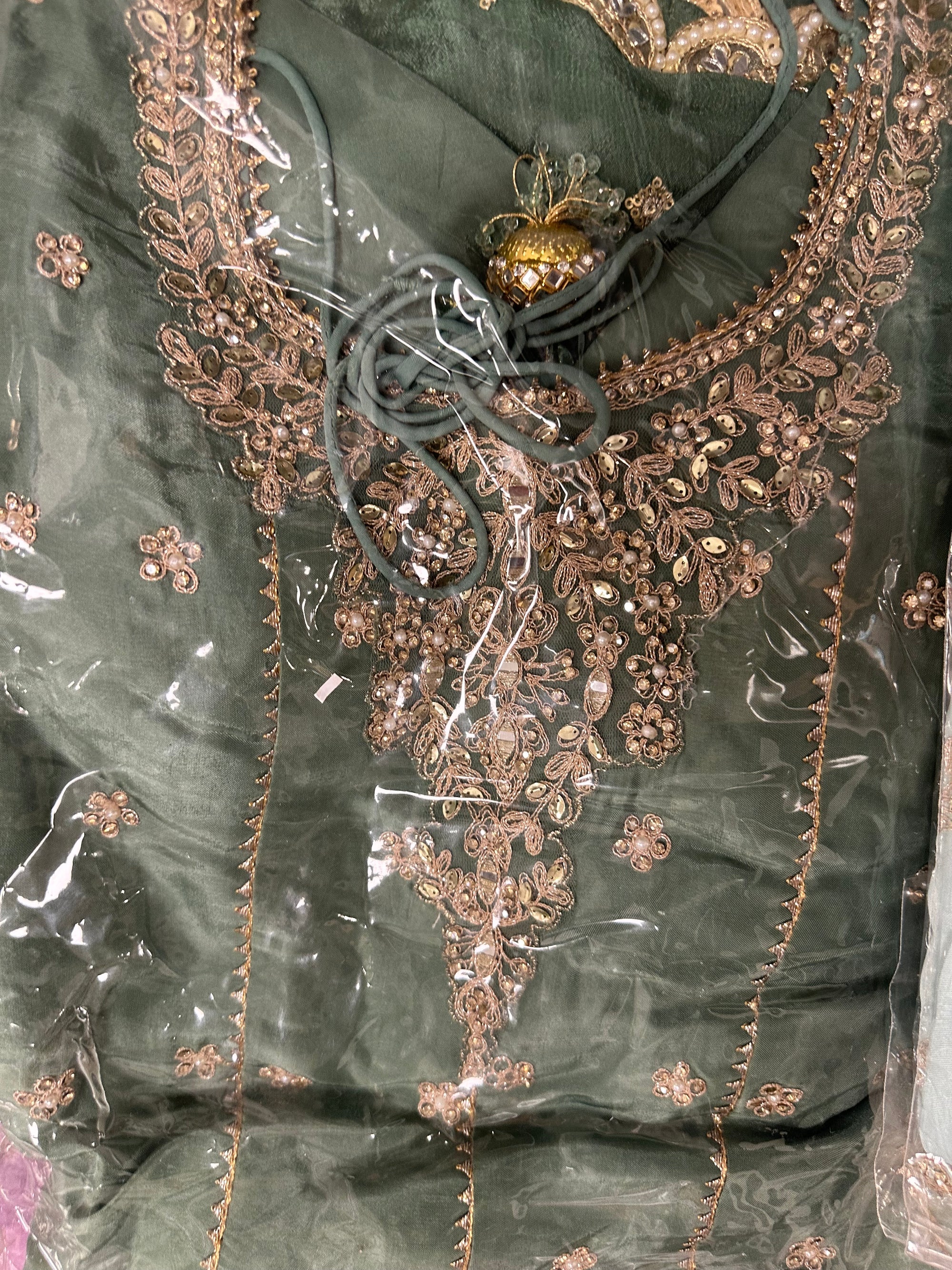 Extravagant Anarkali Suit 2/2