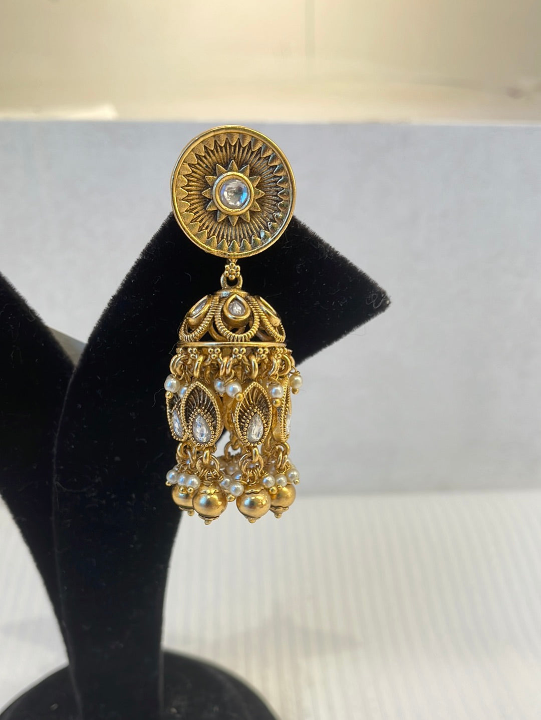 Chic Gold Plated Kundan Drop Earrings