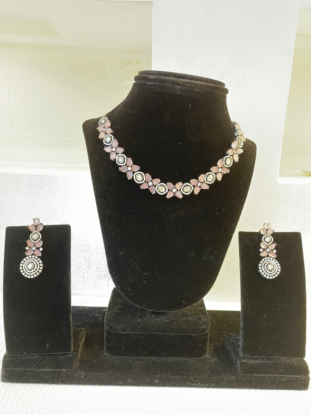 Victoria Style Necklace Set