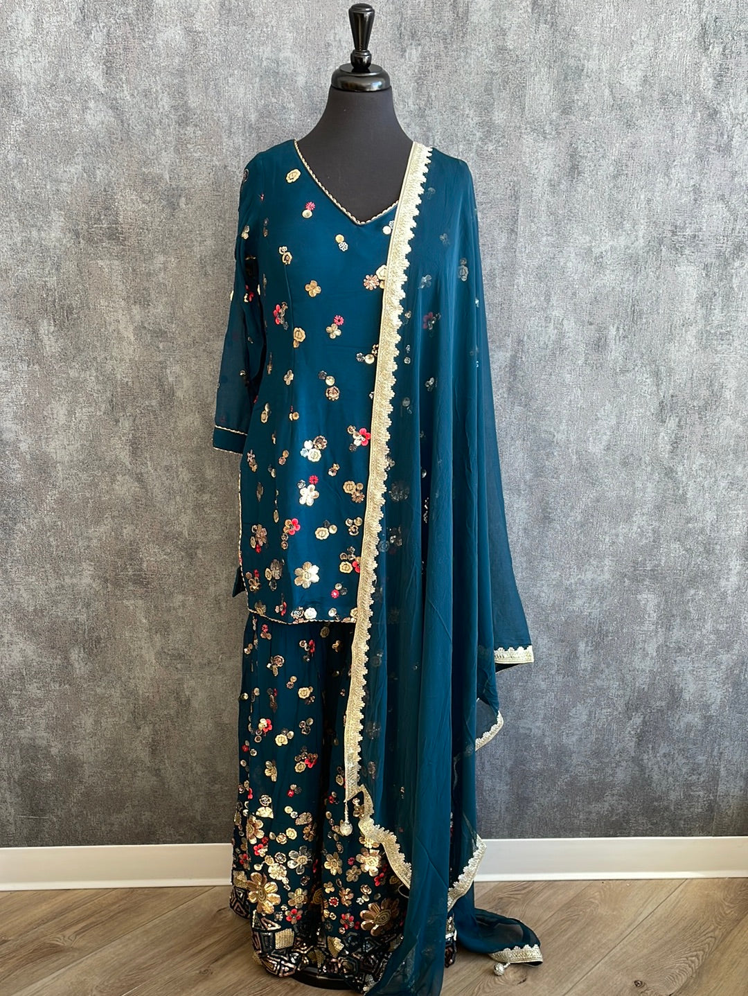 Garara with floral sequins and thread