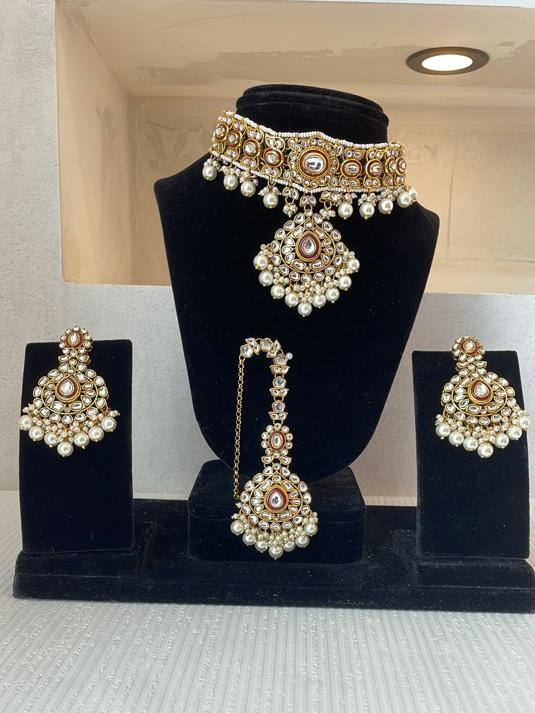 Enchanting Pearl And Kundan Set