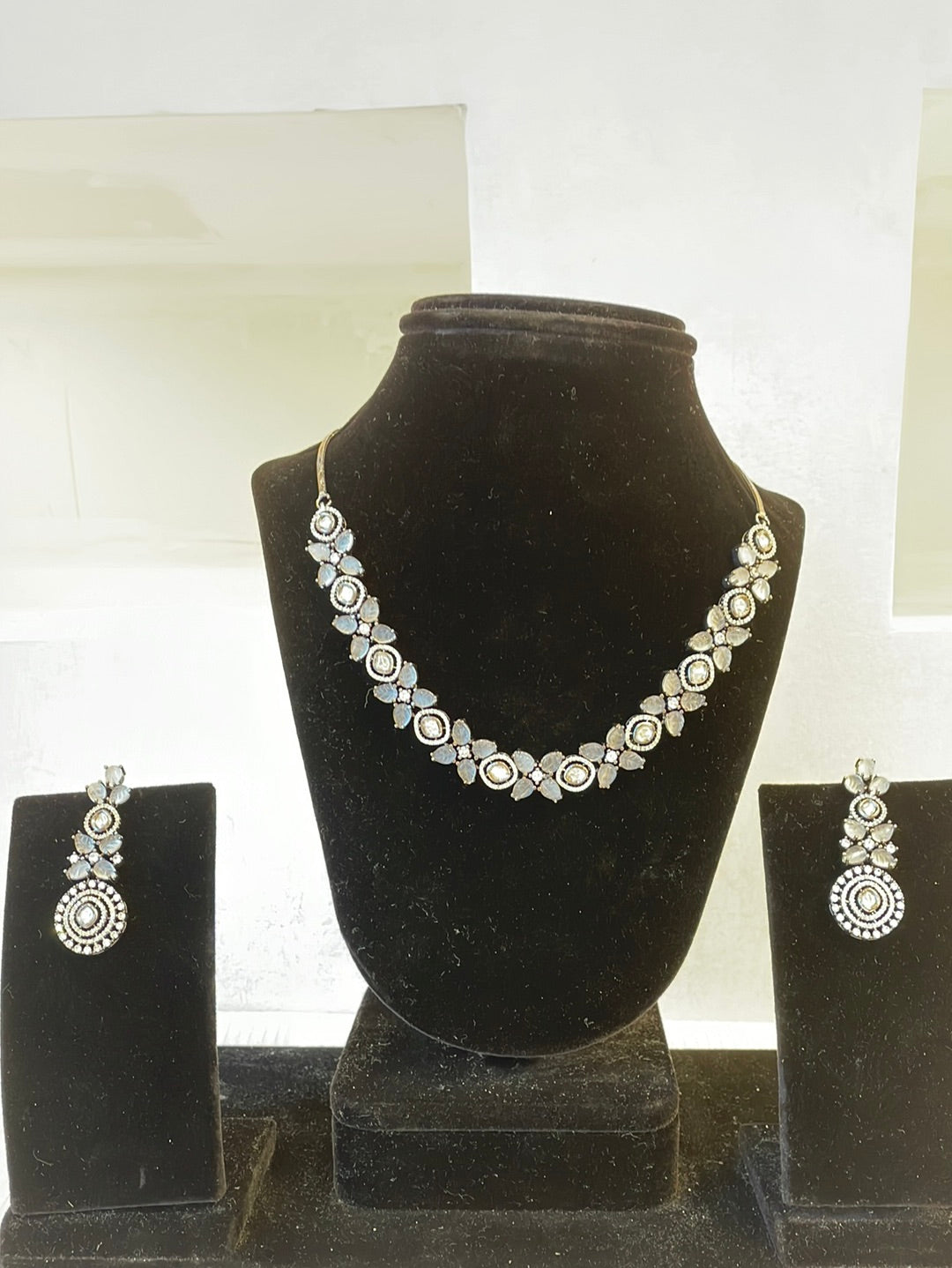 Victoria Style Necklace Set