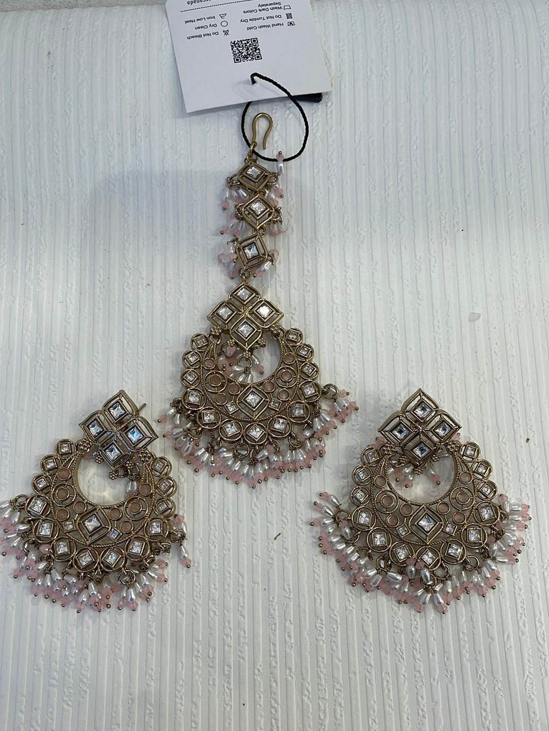 Chandelier Style Earring Tikka Set