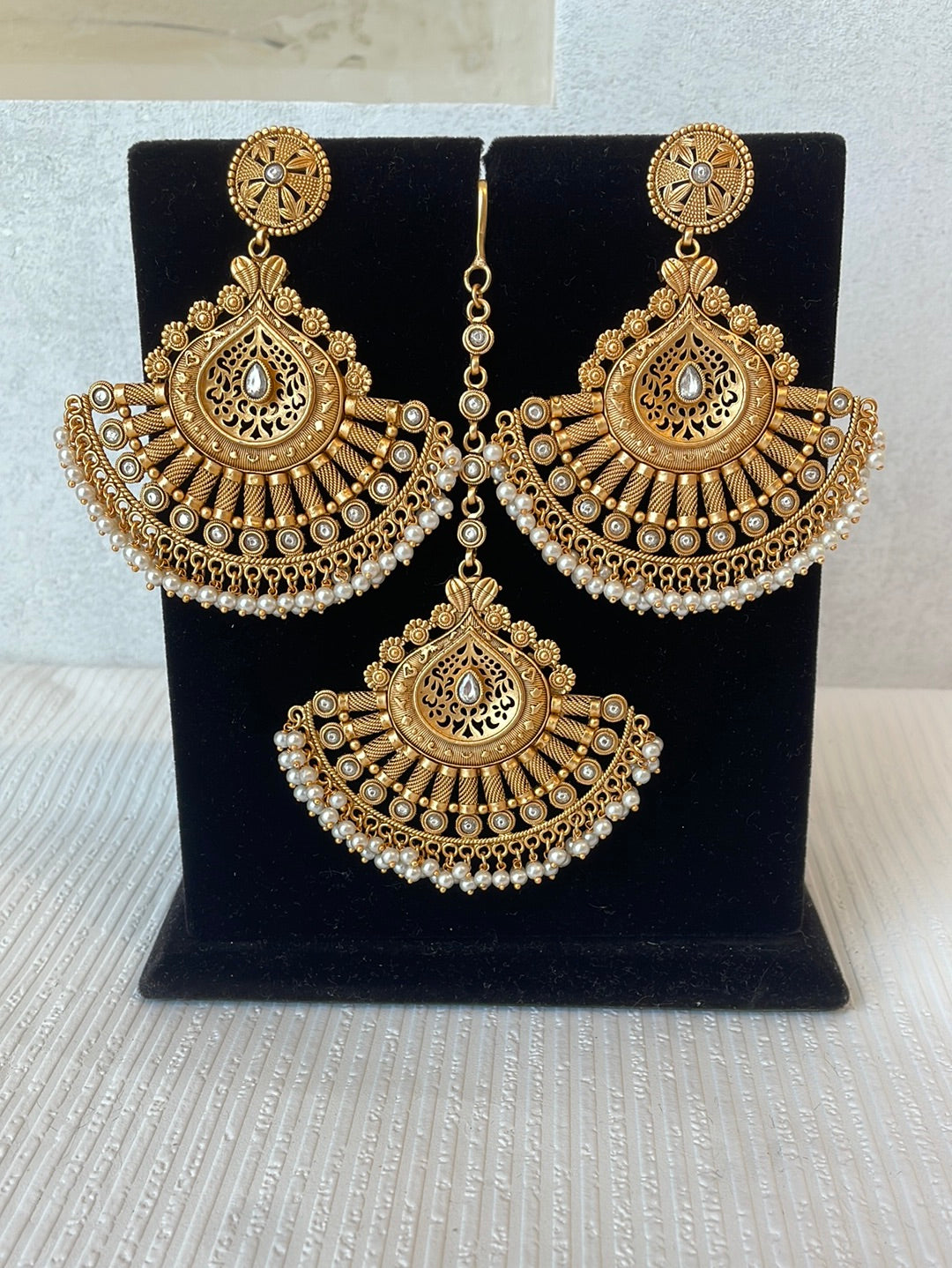 Temple Style Golden Tikka Set