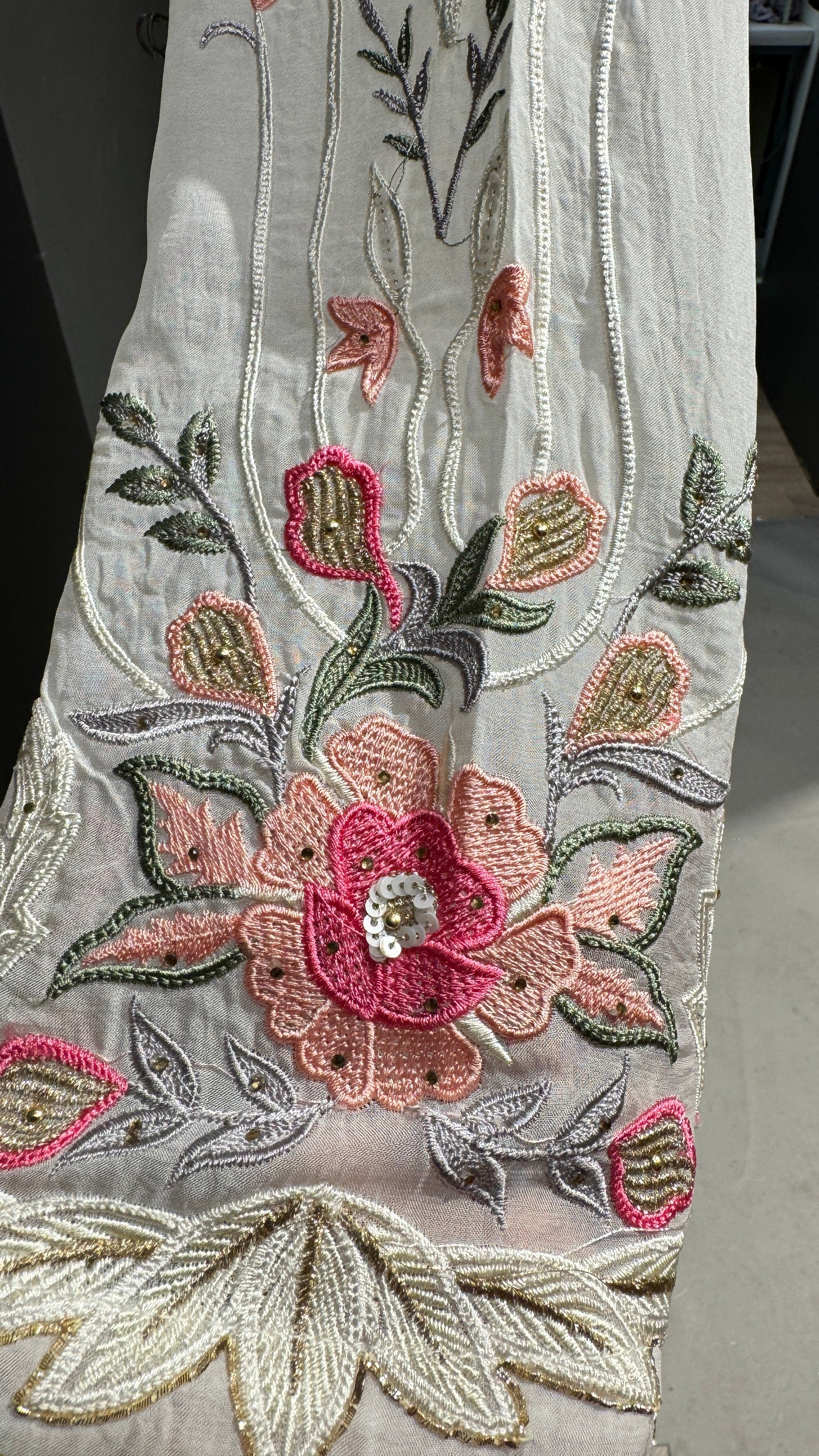 Rose Embroidery Pant Suit