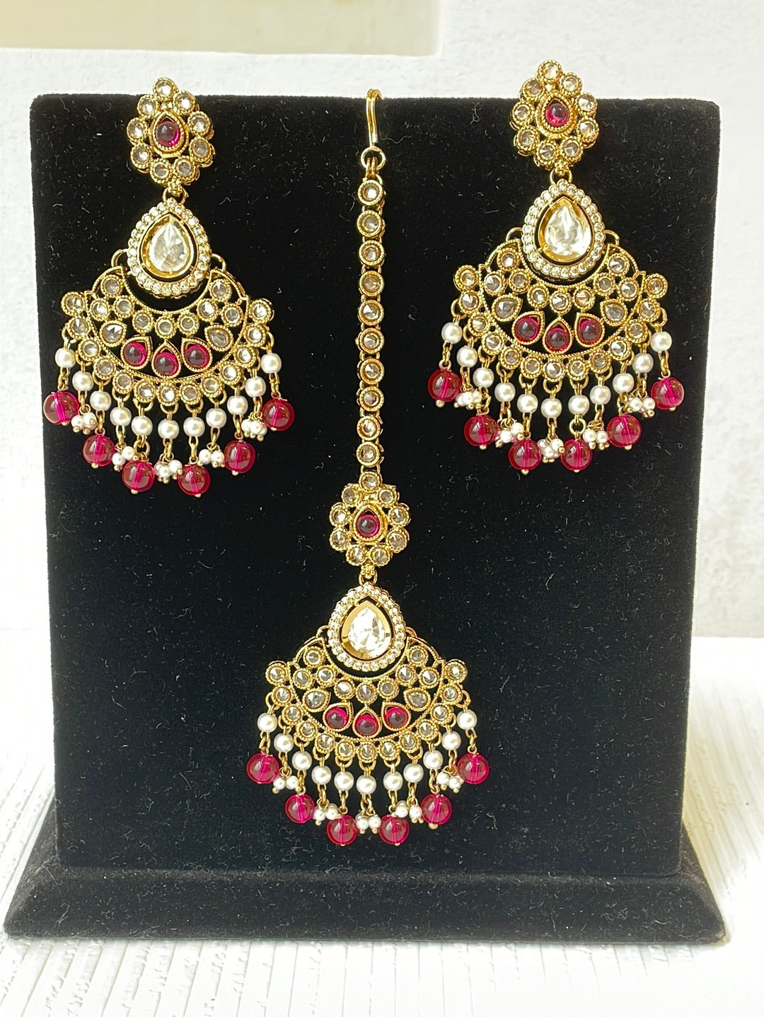 Stunning Kundan Tikka Set