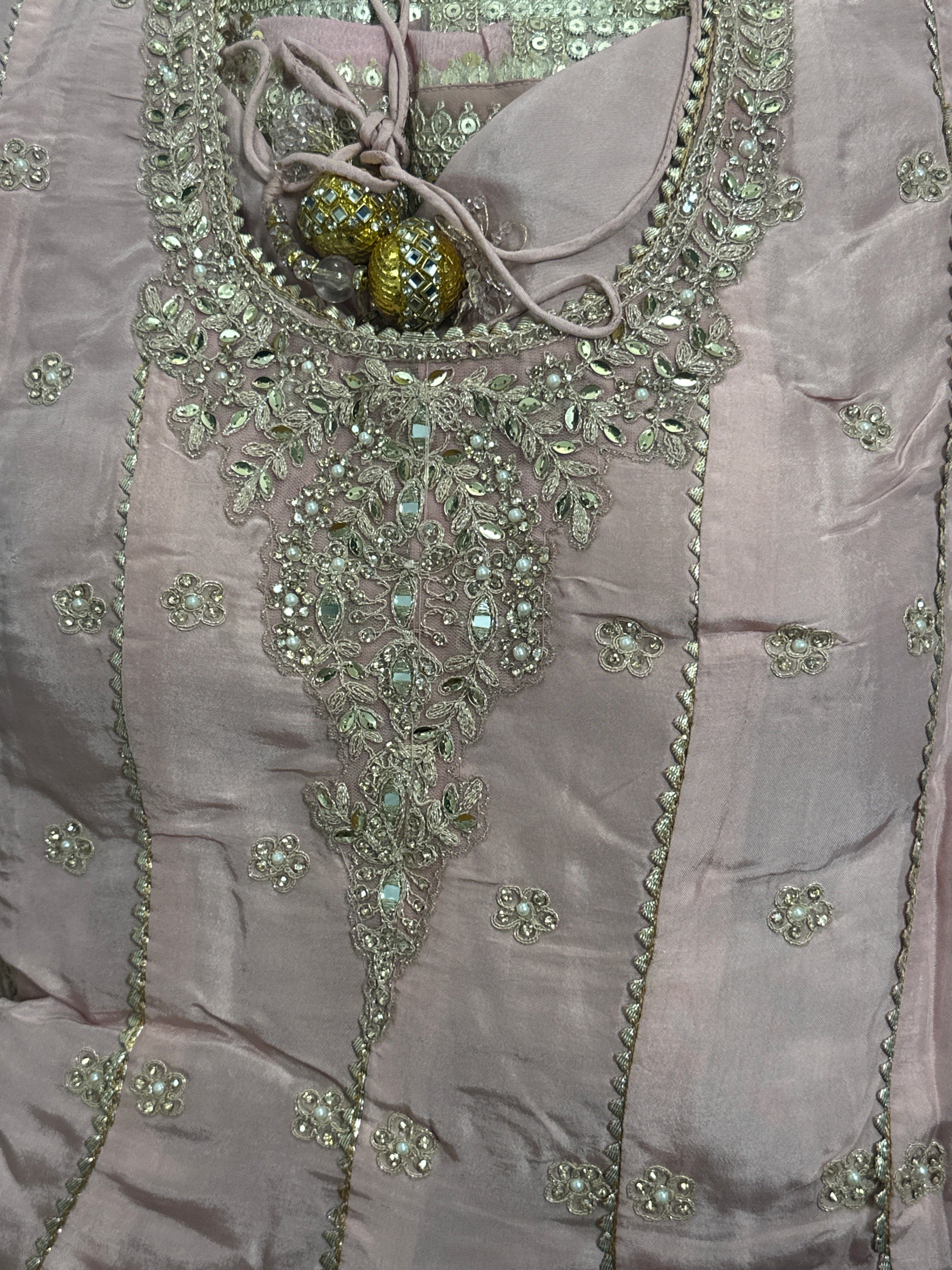 Extravagant Anarkali Suit 2/2