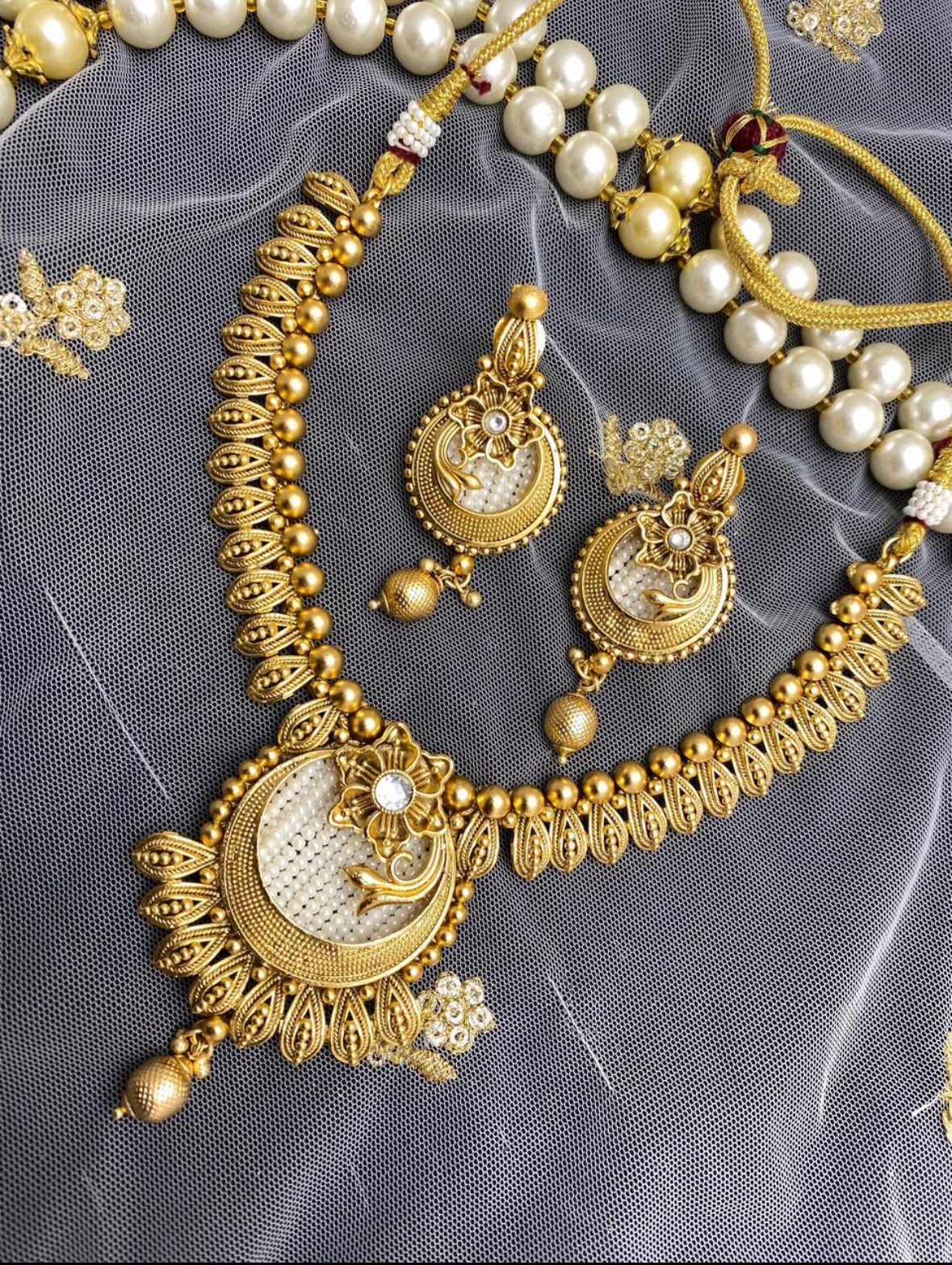 Gold Set With Pearls