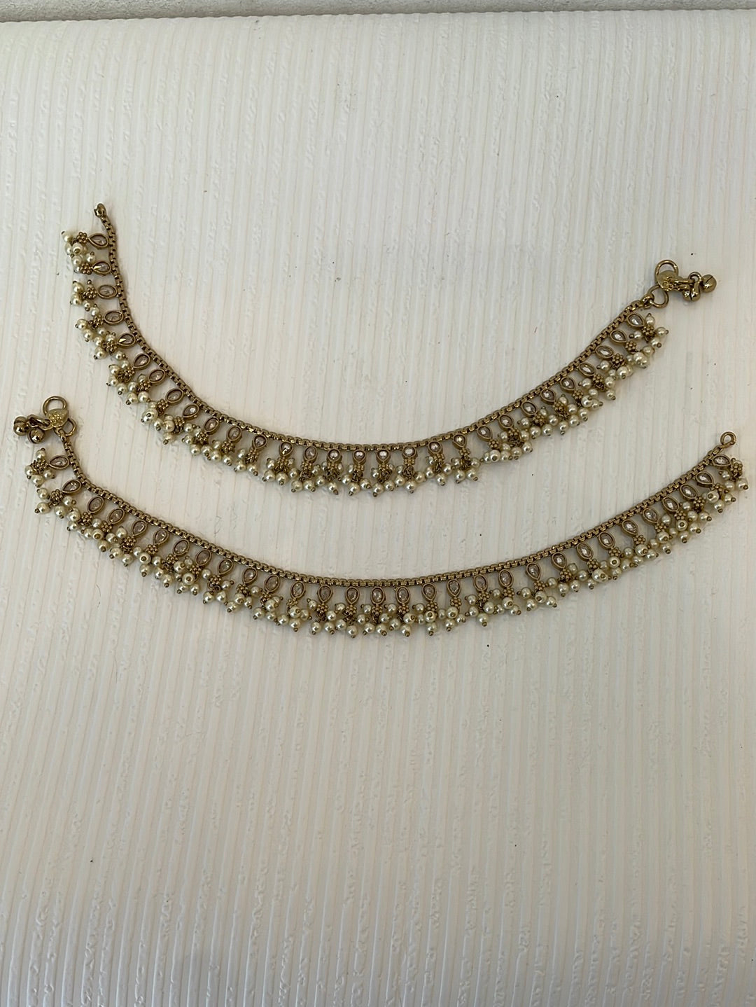 Dainty Pearl And Kundan Anklets