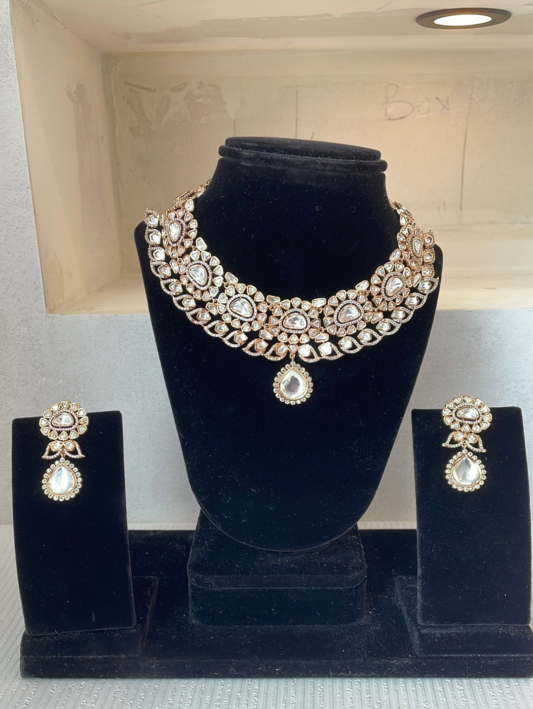 Regal Kundan Choker Set