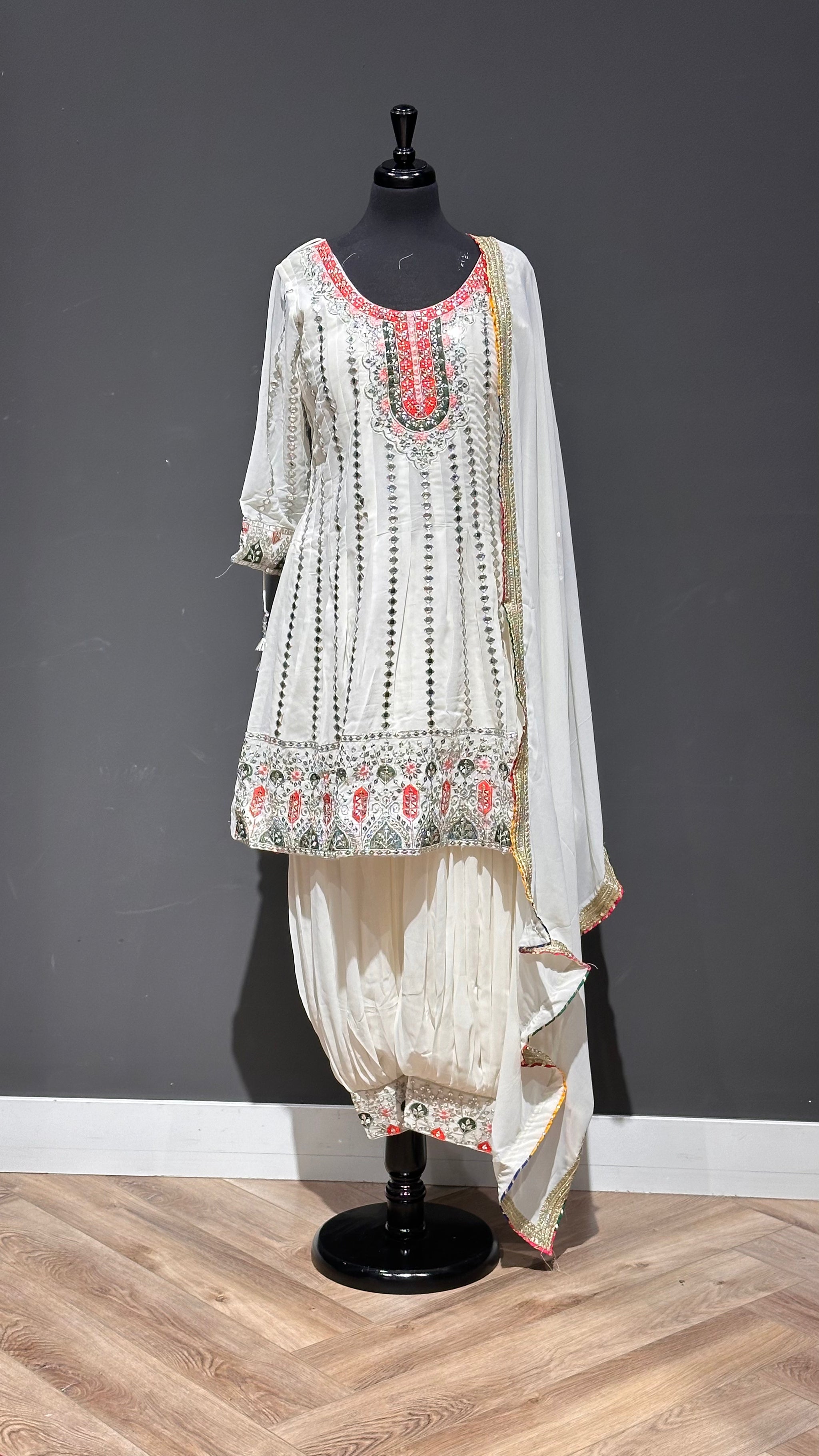 Pakistani Salwar Suit