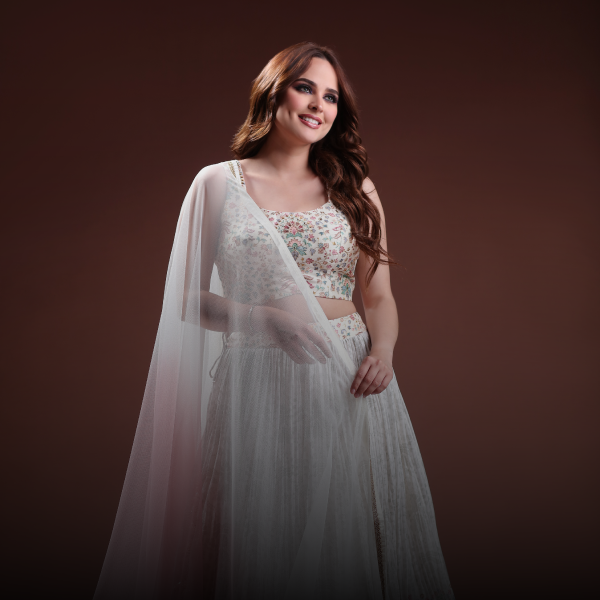 Meena Bazaar Info & Review | Stores in Delhi NCR | Wedmegood | Indian  bridal lehenga, Indian beauty saree, Indian dresses