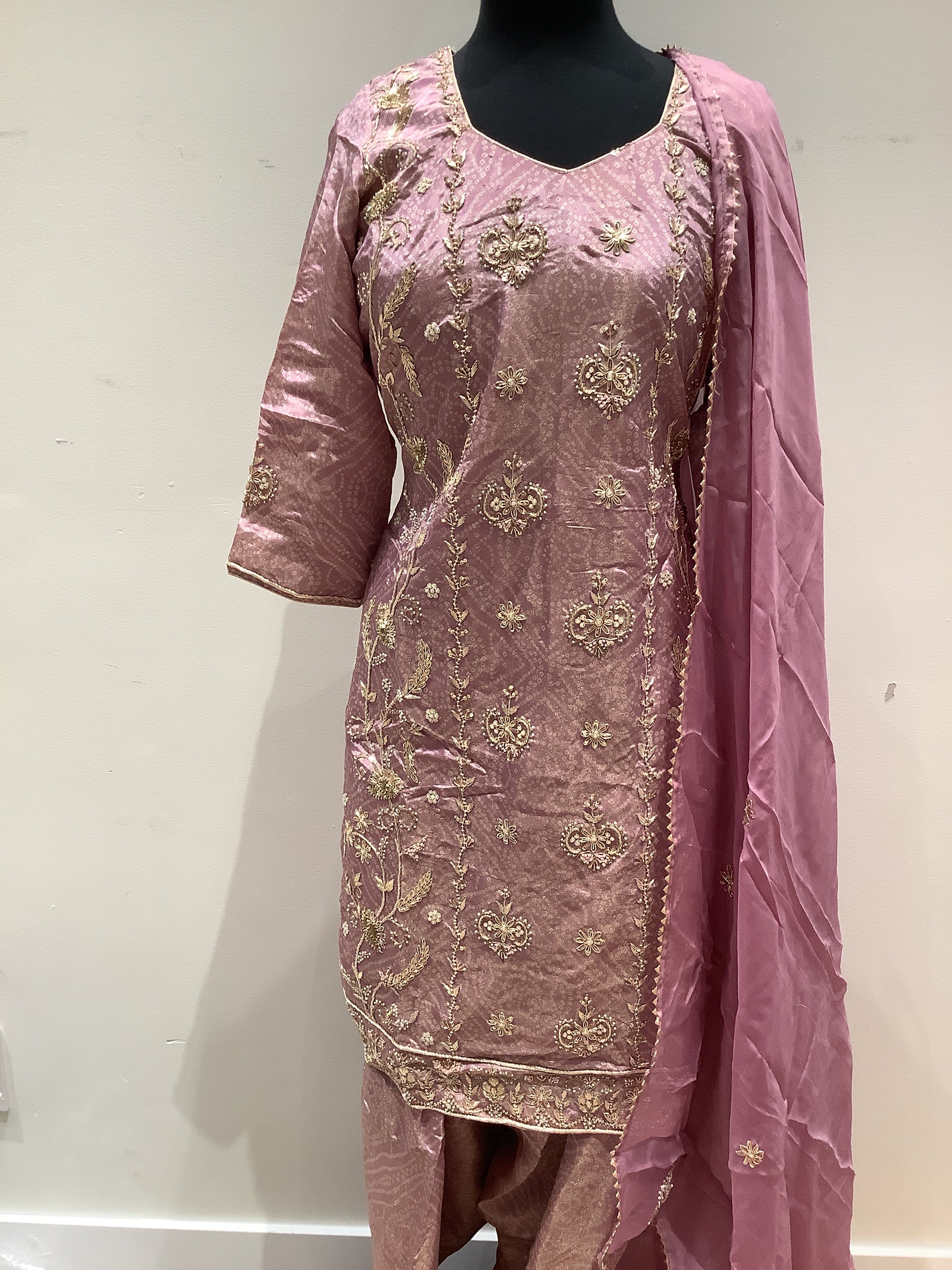 Regal Looking Salwar Suit