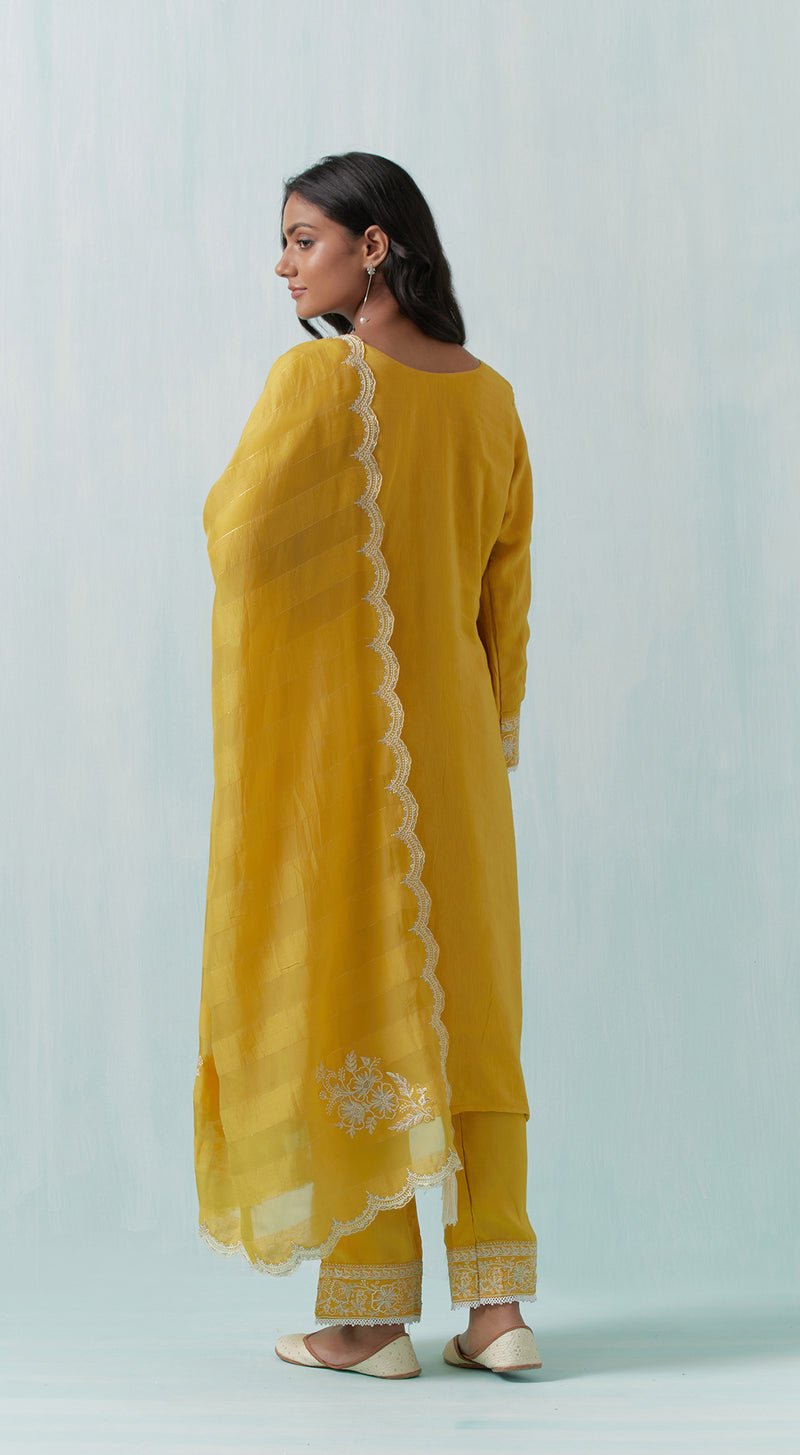 Meena Bazaar - #MeenaBazaar Half Yearly #Sale ! Drape in sparkle & shine  with our unique collection of Designer Saree! Shop now: http://bit.do/erymQ  #Saree #SalwarKameez #Kurti #Lehenga #Gown | Facebook